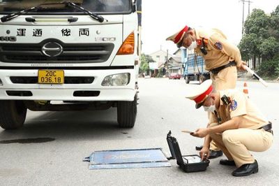 Ra quân kiểm soát phương tiện kinh doanh vận tải