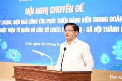 Chuyển mạnh từ 'chờ nguồn' sang chủ động 'tạo nguồn' kết nạp Đảng