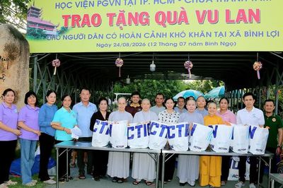 Học viện Phật giáo VN tại TP.HCM, chùa Thanh Tâm tặng 461 phần quà Vu lan đến người khiếm thị và khó khăn