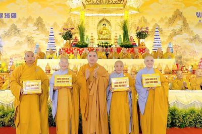 TP.HCM: Chư hành giả Tăng Ni khu vực Bình Dương tạ pháp mãn hạ Phật lịch 2570