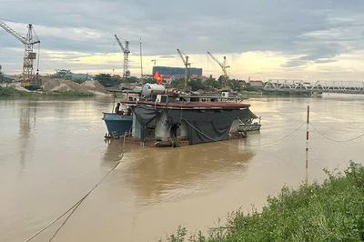 Khách du lịch tăng mạnh dịp 2/9, siết an toàn tại bến tàu, bến đò