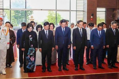 TP.HCM: Dâng hương tưởng niệm Chủ tịch Tôn Đức Thắng