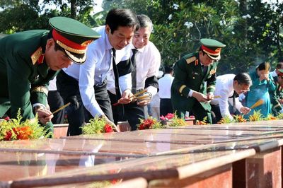 Cần Thơ: Truy điệu, an táng 38 hài cốt liệt sĩ