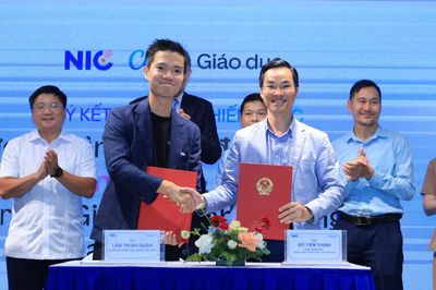 Đưa AI và sáng tạo số đến gần hơn với giáo viên, học sinh