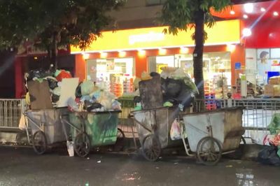Điểm tập kết rác gây mất an toàn giao thông