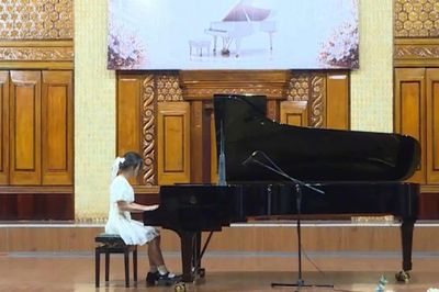 Chạm vào đam mê từ những phím đàn