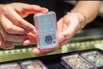 Giá bạc ngày 26/8: Bạc thế giới giảm nhẹ, bạc trong nước 'đi lên'