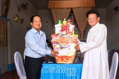 Thăm, chúc mừng Hội thánh Cao đài Minh Chơn Đạo nhân dịp lễ Trung ngươn