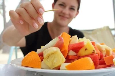 Ăn hoa quả ngay sau bữa cơm, thói quen tưởng tốt nhưng không phải ai cũng phù hợp
