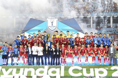 Việt Nam đăng quang ASEAN Cup 2026: 'Những chiến binh Sao Vàng' bảo vệ thành công ngôi vương