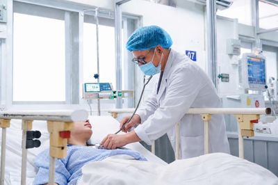 Cứu sống sản phụ mắc sốt xuất huyết Dengue biến chứng nguy kịch