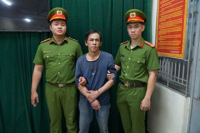 Công an TP.HCM bắt nghi phạm cướp tiệm vàng sau hơn 1 giờ gây án