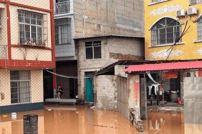 Trung Quốc đối mặt 'bộ tứ bão' hiếm gặp
