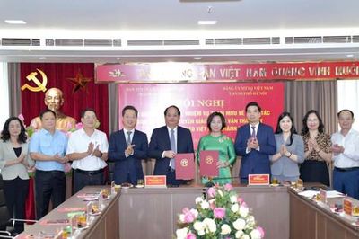 Hà Nội: Bàn giao chức năng, nhiệm vụ công tác dân vận về Đảng ủy MTTQ Việt Nam thành phố