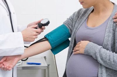 Tăng huyết áp thai kỳ ảnh hưởng thế nào đến mẹ và bé?