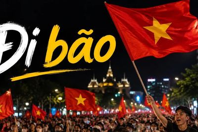 'Đi bão' mừng Việt Nam vô địch: Niềm vui cộng hưởng giữa biển người