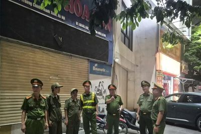 Xử lý 2 trường hợp đốt pháo sáng sau trận chung kết Việt Nam - Thái Lan