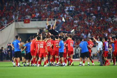 Sau hai trận chung kết, Việt Nam và Thái Lan đều còn thiếu một thứ