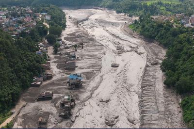 Vụ sạt lở tương đương 950 tấn thuốc nổ tàn phá biên giới Nepal-Trung Quốc