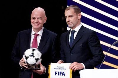 UEFA ngưng tẩy chay FIFA?