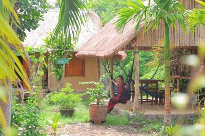 Về Gò Cỏ ngủ nhà tranh, nghe biển kể chuyện