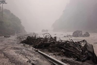 Việt Nam gửi điện thăm hỏi Trung Quốc và Nepal về thiên tai
