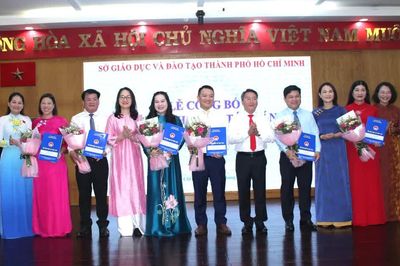 Sở GD-ĐT TPHCM trao quyết định điều động, bổ nhiệm lãnh đạo phòng ban, hiệu trưởng các trường