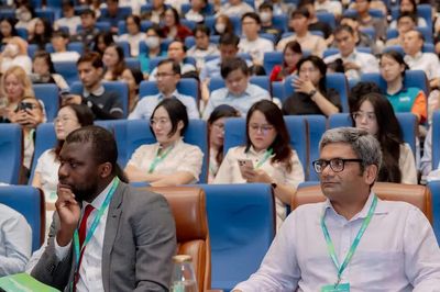 Gần 300 tác giả bàn về kinh doanh bền vững trong kỷ nguyên AI
