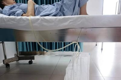 Chấn thương niệu đạo cấp tính do đặt sonde tiểu