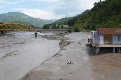Thảm họa lũ quét, sạt lở ở biên giới Nepal-Trung Quốc: Gần 1.500 người mất tích, chạy đua cứu hộ, cộng đồng quốc tế chung sức