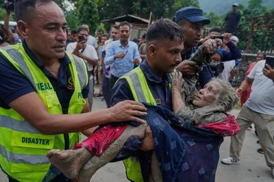 Việt Nam gửi điện thăm hỏi Trung Quốc và Nepal sau trận lũ quét kinh hoàng
