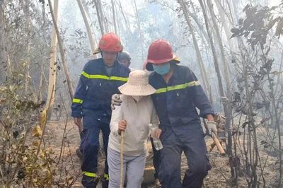 Giải cứu hai người phụ nữ mắc kẹt trong đám cháy rừng