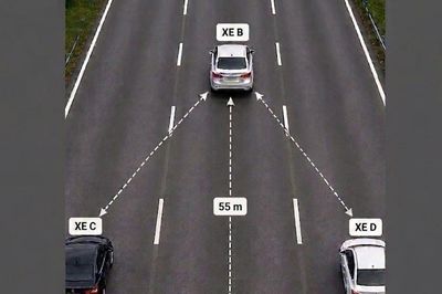 Đang giữ khoảng cách an toàn, xe khác 'điền vào chỗ trống', tài xế có bị phạt?