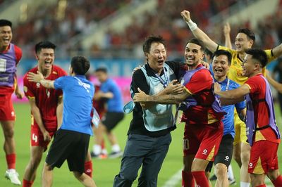 50 sắc thái đặc biệt của HLV Kim Sang Sik khi vô địch ASEAN Cup