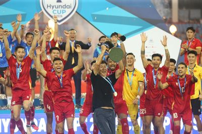 'Tuyển Việt Nam đừng nghĩ mình là bá chủ khu vực'