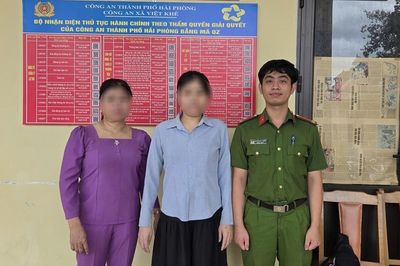 Người phụ nữ trở về nhà sau 16 năm mất tích