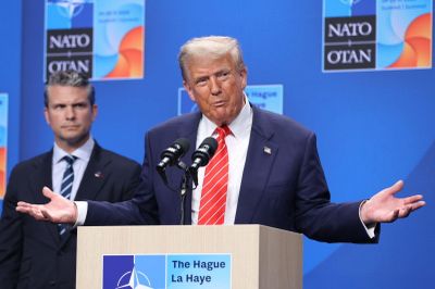 Tổng thống Trump lần đầu thông tin về chuyến thăm Nga của Giám đốc CIA