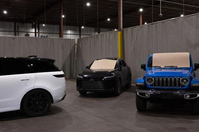 Nạn trộm xe hoành hành ở Canada, đường đi của tang vật gây bất ngờ