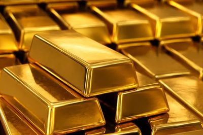 Vàng thế giới giảm xuống dưới ngưỡng 4.620 USD