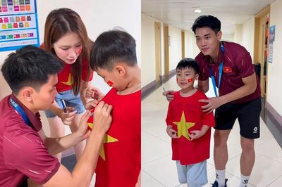Hòa Minzy dẫn con trai đi gặp Đình Bắc