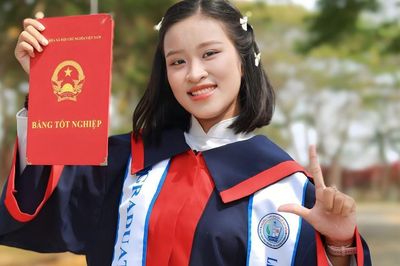 Bác sĩ Quân y tương lai được kết nạp Đảng ngay khi còn học phổ thông