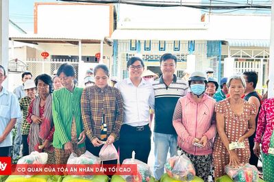 Những phần quà nghĩa tình mùa Vu Lan