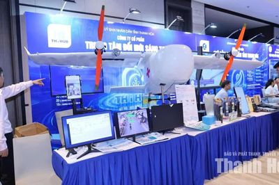 UAV vận chuyển thiết bị y tế trưng bày tại Hội nghị đối thoại với doanh nghiệp năm 2026