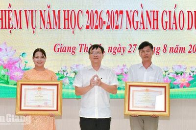 Hai cá nhân ở Giang Thành nhận Bằng khen của Thủ tướng
