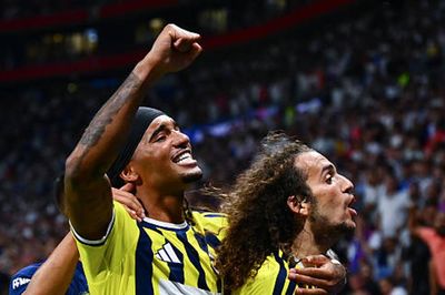 VAR hai lần từ chối bàn thắng, Lyon ôm hận thua Fenerbahce 1-2 ở vòng loại Champions League