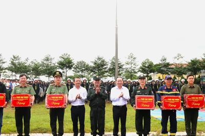 Bí thư Tỉnh ủy Thái Đại Ngọc thăm, động viên cán bộ, chiến sĩ Công an tỉnh Gia Lai