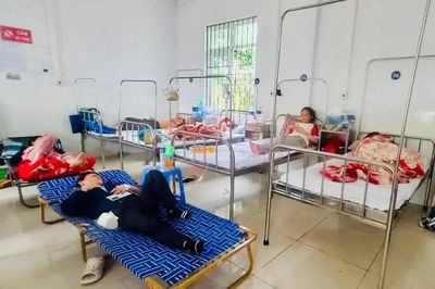 Số người nghi ngộ độc thực phẩm khi ăn bánh mì tại An Khê tăng lên 248 người