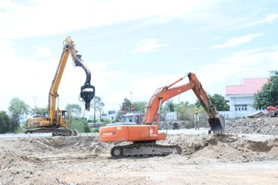 Dự án Di dời và tái định cư khu vực phía đông đường Trần Hưng Đạo, xã Vạn Ninh: Đẩy nhanh tiến độ thi công