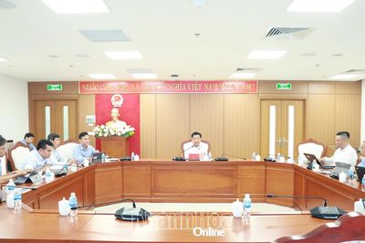 Xem xét hướng tuyến đường dây truyền tải điện đấu nối Nhà máy điện rác Khánh Hòa