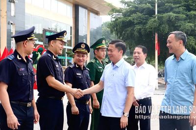 Lãnh đạo UBND tỉnh thăm, kiểm tra công tác trực dịp nghỉ Lễ Quốc khánh tại một số cửa khẩu